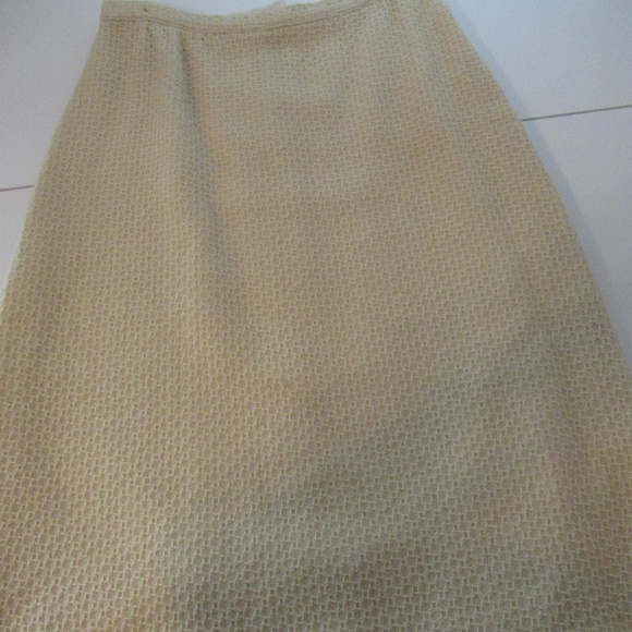 Rona New York 2 piece skirt set - Picture 11 of 12